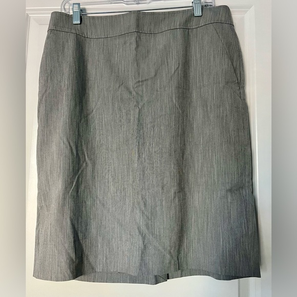 Kate Hill Dresses & Skirts - EUC Kate Hill Gray Pencil Skirt (12)